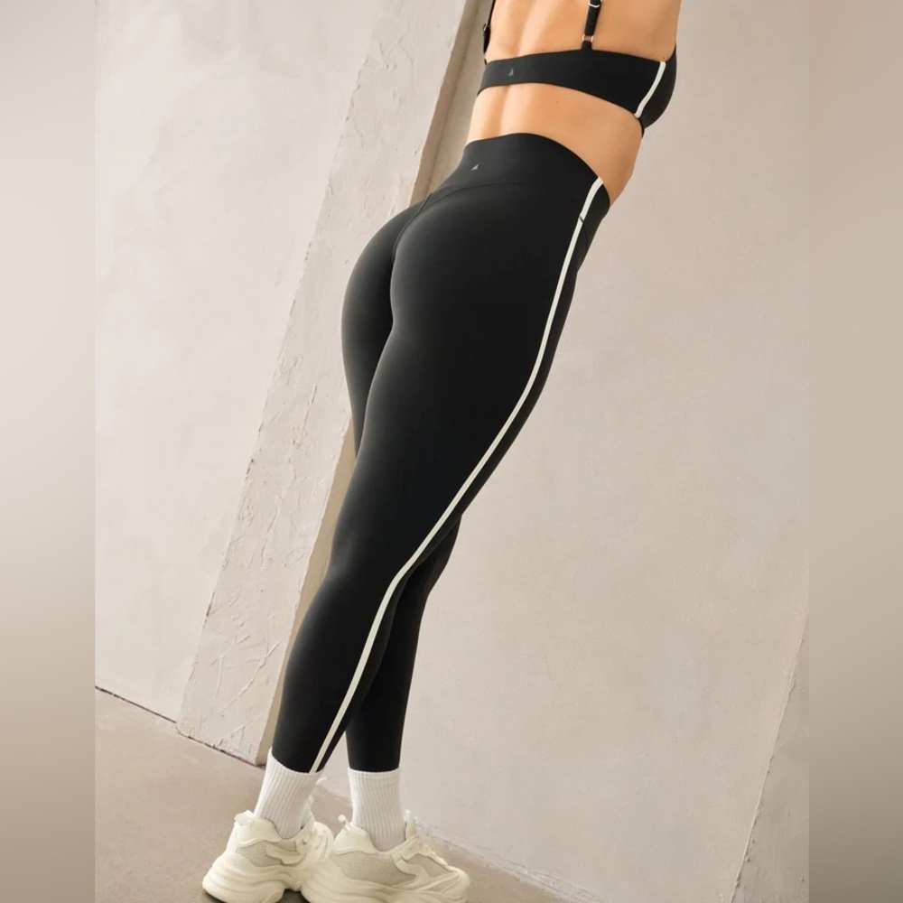 Vitality Cloud II Legging in Midnight Contrast